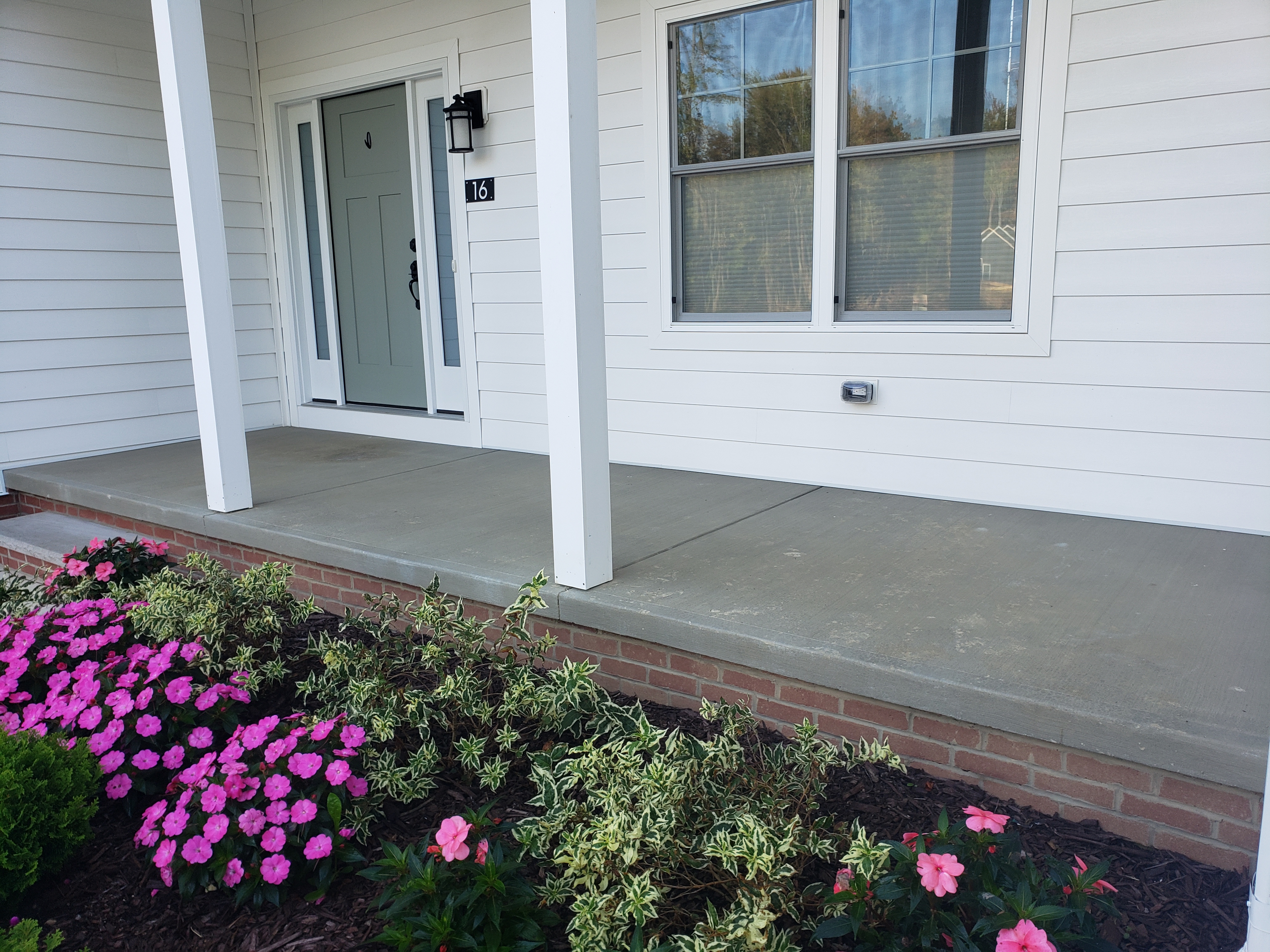 Northshore Specialty Surfaces project photo 41 - Flake floor system in Northeast Ohio